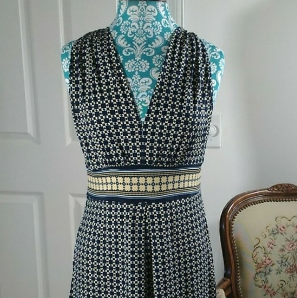 V-Neck dress